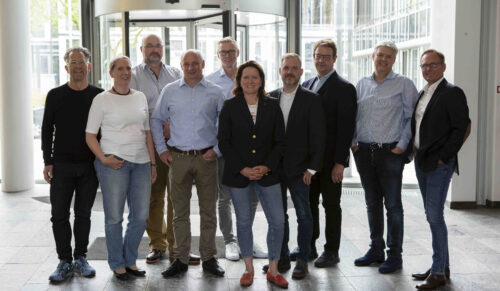 Von links: 
Alexander Pohl (Häussler Medizin- und Rehatechnik GmbH), Rahel Weidlich (Karl Fronhäuser GmbH), Stephan Thoma (Schaub KG), Stefan Wurster (Sanitätshaus Wurster GmbH), Matthias Kranz (hinten, Medizintechnik Jürgen K. Kranz GmbH), Heike Peter (R. Brandau & Sohn GmbH & Co.KG), Peter Kraft (Sanitätshaus Emil Kraft GmbH), Detlef Möller (Aufsichtsratsvorsitzender, Sanitätshaus Stolle GmbH & Co. KG), Ralf Lettermann (Lettermann Sanitätshaus GmbH), Jörg Reisgies (Vorsitzender der Gesellschafterversammlung, Brandes & Diesing OHG). (Foto: RehaVital)