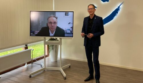 BVMed-Geschäftsführer und Vorstandsmitglied Dr. Marc-Pierre Möll (li. neben Ben Bake, Vorstandsvorsitzender Sanitätshaus Aktuell AG) gab auf der Cheftagung der Sanitätshaus Aktuell AG einen Einblick in die Arbeit einer Interessenvertretung. (Foto: Sanitätshaus Aktuell)
