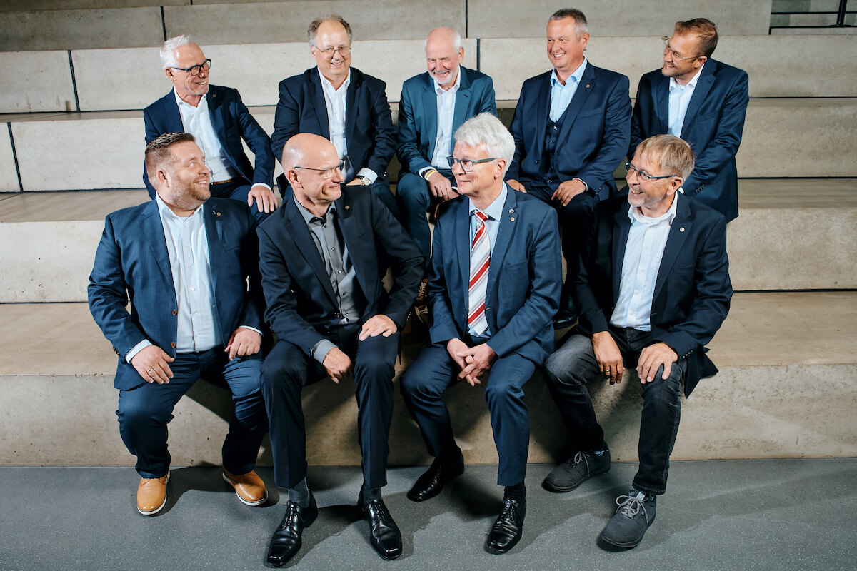 Der neu gewählte Vorstand des BIV-OT (vordere Reihe v.l.): Lars Grun, Alf Reuter, Thomas Münch, Andreas Rulitschka. Hintere Reihe v.l.: Matthias Bauche, Michael Schäfer, Joachim Glotz, Albin Mayer, Lars Jäger. Nicht auf dem Foto: Petra Menkel, die von der Delegiertenversammlung neu in den Vorstand gewählt wurde. (Foto: BIV-OT/Chris Rausch)
