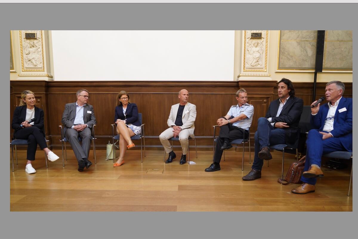 Podiumsdiskussion auf der DGIHV-Fachtagung „Parasport, Hilfsmittel, Teilhabe