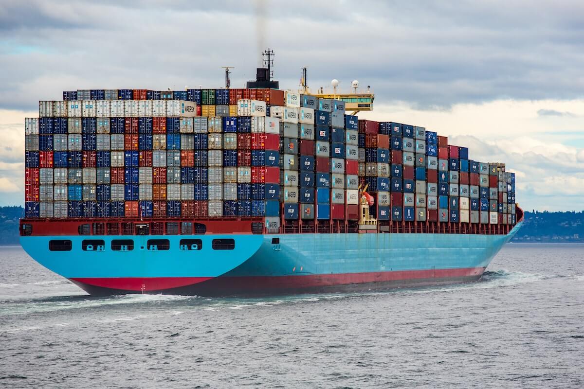 Äußerst umkämpft: die Containerplätze auf Frachtschiffen. (Foto: Ian Taylor auf Unsplash)