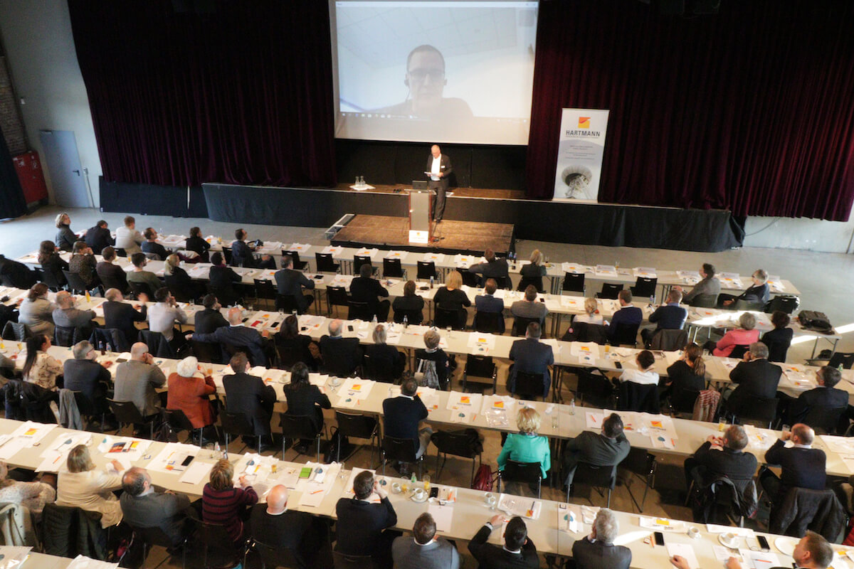 Via Skype zugeschaltet: Dr. Roy Kühne, MdB und Mitglied im Gesundheitsausschuss. (Foto: Hartmann Rechtsanwälte)