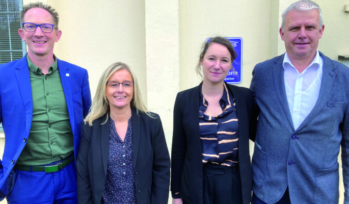 Sprachen mit GP über den Homecare-Markt (v.l.): Ben Bake, Vorstandsvorsitzender Sanitätshaus Aktuell AG, Vera Nierzwiki 
(Geschäftsführerin „begiCare57“), Isabell Grätsch (Kommunikation Sanitätshaus ­Aktuell) und Ralph Mayer (Leiter Care Team Sanitätshaus Aktuell).