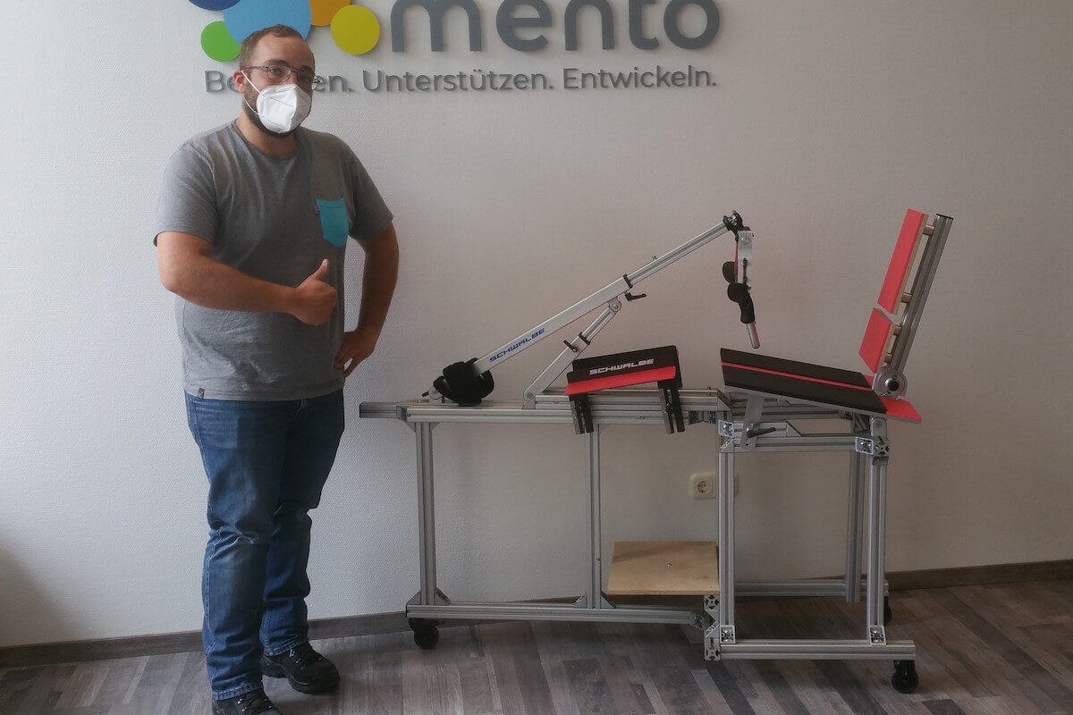 Julian Schulz, Orthopädietechnik-Mechaniker beim Sanitätshaus Movimento in Kassel, freut sich über das 