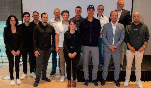 Die Referenten der Juzo-Akademie-Veranstaltung „Medicine meets Golf and Tennis“ (v.l.): Sonja Eham (Juzo), Dr. med. dent. Alexander Grau, Mathias Leitloff (Juzo), Dr. Guido Meyer, Markus Rachl, Norman Dannhauer, Marie-Caroline von Maltzan, Richard Nömeier, Marc-Kevin Goellner, Dr. med. Alfred Lohninger, Marc Hohmann, Prof. Dr. med. Oliver Tobolski, Thomas Kopp