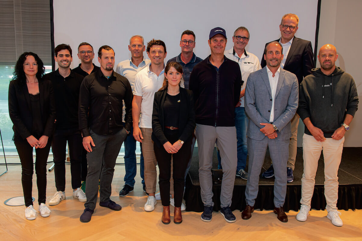 Die Referenten der Juzo-Akademie-Veranstaltung „Medicine meets Golf and Tennis“ (v.l.): Sonja Eham (Juzo), Dr. med. dent. Alexander Grau, Mathias Leitloff (Juzo), Dr. Guido Meyer, Markus Rachl, Norman Dannhauer, Marie-Caroline von Maltzan, Richard Nömeier, Marc-Kevin Goellner, Dr. med. Alfred Lohninger, Marc Hohmann, Prof. Dr. med. Oliver Tobolski, Thomas Kopp