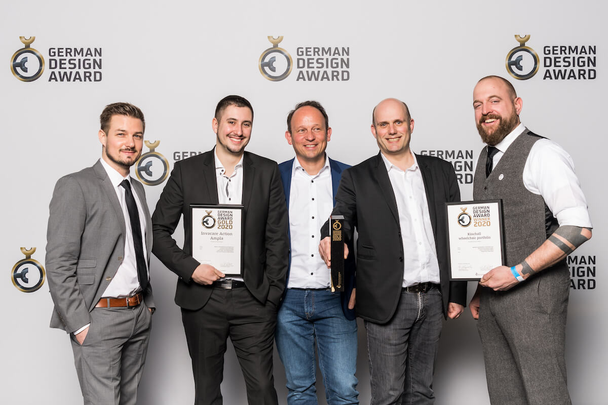 Die Gewinner auf einen Blick (v.l.): Michael Zeltner (R&D Engineer Küschall), Julien Codet (Industrial Designer Ampla), Frank Steinmeier (Vice President R&D EMEA), Jean-Louis Overney (R&D Engineer Ampla), Simon Brenner (Project Leader Küschall) (Quelle: German Design Council / Fotos: Manuel Debus)