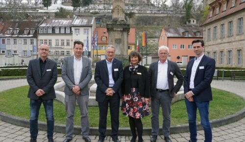 Heiko Denk (Leitung Vertrieb Ofa Bamberg, v.l.n.r.), Dr. med. Thomas Jurda, Dr. med. Matthias Reick, Michaela Lundius (Leitung Ofa Akademie), Dr. med. Ulrich Quellmalz, Dr. med. Stephan Dalicho. (Foto: Ofa Bamberg)
