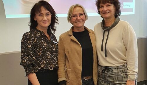 Partner des zweiten Seminars „Versorgungsmöglichkeiten nach Brustkrebs“ von Amoena und Ofa (v.l.): Claudia Horrer (Akademieleitung Amoena), Simone Söltzer (Sanitätshaus Aktuell) und Michaela Lundius (Akademieleitung Ofa). (Foto: Ofa)