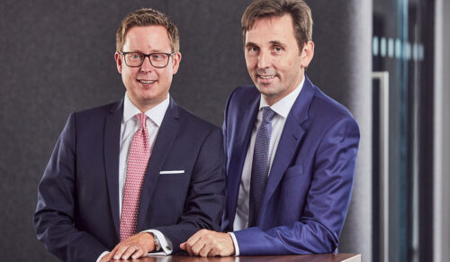 Mark Steinbach (l.) und Andreas Fischer, Geschäftsführung der Opta Data Gruppe. (Foto: Opta Data)