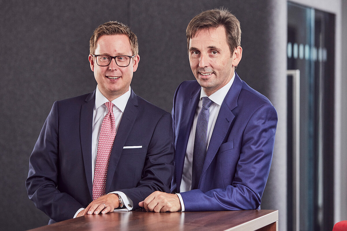 Mark Steinbach (l.) und Andreas Fischer, Geschäftsführung der Opta Data Gruppe. (Foto: Opta Data)