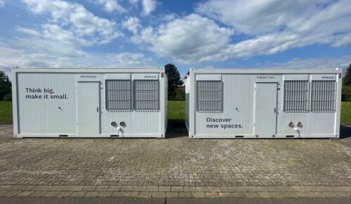 Frontalansicht des Werkstatt- und Patientenversorgungscontainers von Ottobock. (Foto: Peter Scheffers)