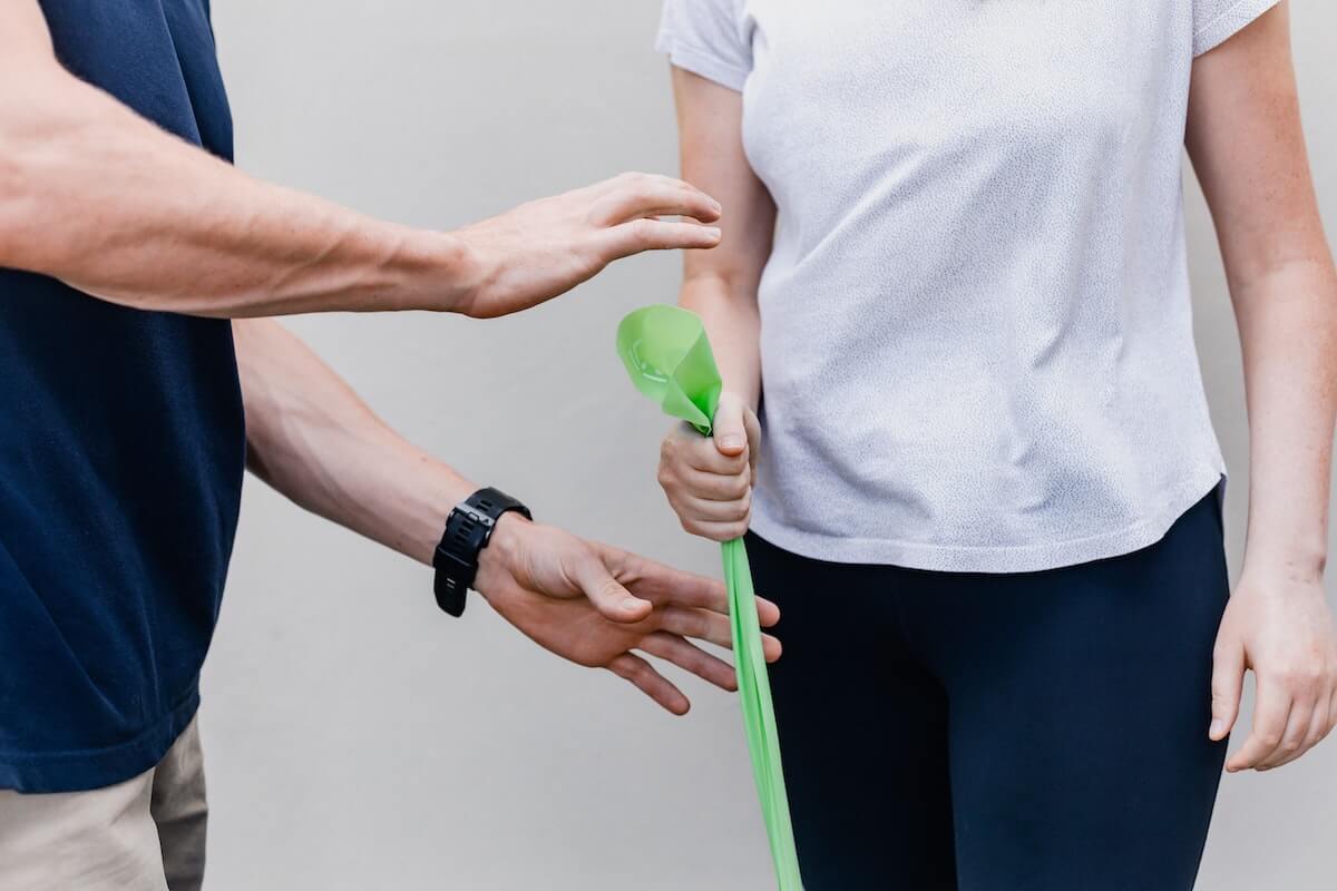 Für Physiotherapeuten gibt es ab 2023 mehr Geld. (Foto: Sincerely Media auf Unsplash)