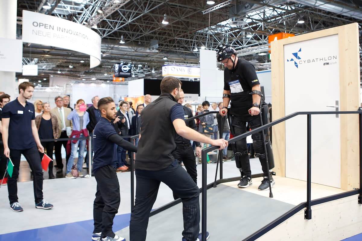 In Halle 4 wird bei der Rehacare erneut die Cybathlon Experience der Eidgenössischen Technischen Hochschule Zürich für Aufmerksamkeit sorgen. (Foto: Messe Düsseldorf, Constanze Tillmann)