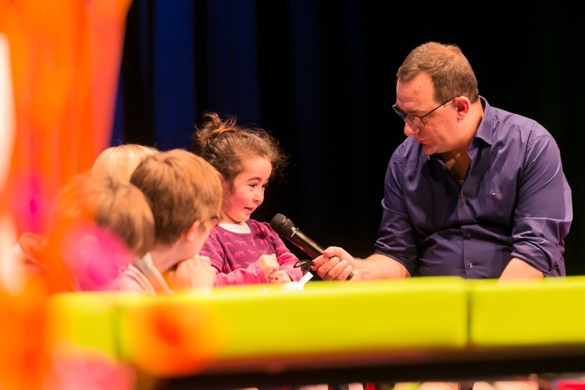 Die Beteiligung vieler Eltern und Kinder wird als Wissensgewinn für jede Fachdisziplin verstanden. (Foto: rehaKIND e.V.)