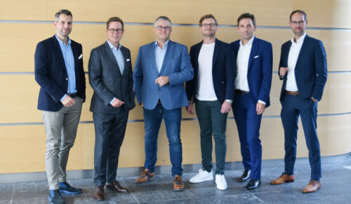 Die RehaVital und die Opta Data Gruppe intensivieren ihre Zusammenarbeit: (v.L.) Benedikt Steffen (Opta Data), Mark Steinbach (Opta Data), Jens Sellhorn (RehaVital), Christof Witton (CSE), Andreas Fischer (Opta Data)und Jan Helmig (Opta Data, Foto: RehaVital)