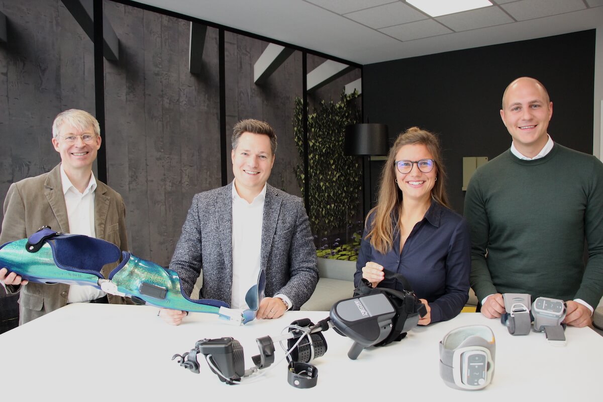 Über die Qualifizierung freuen sich Dr. Michael Brinkmeier (Vorstand Schlaganfall-Hilfe, v.l.), Geschäftsführer Ferdinand Mitschke, Anna Engel (Projektleiterin Schlaganfall-Hilfe) und Sebastian Ziemba (Projektleiter Mitschke). Foto: Schlaganfall-Hilfe