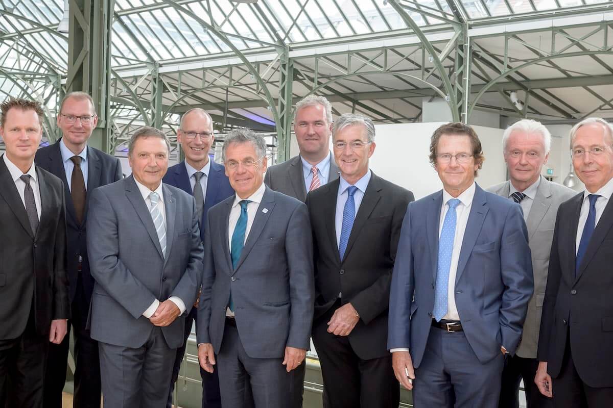 Der neue Vorstand um den Vorsitzenden Josef May repräsentiert die gesamte Breite der Spectaris-Industrien. (Foto: Sablotny)
