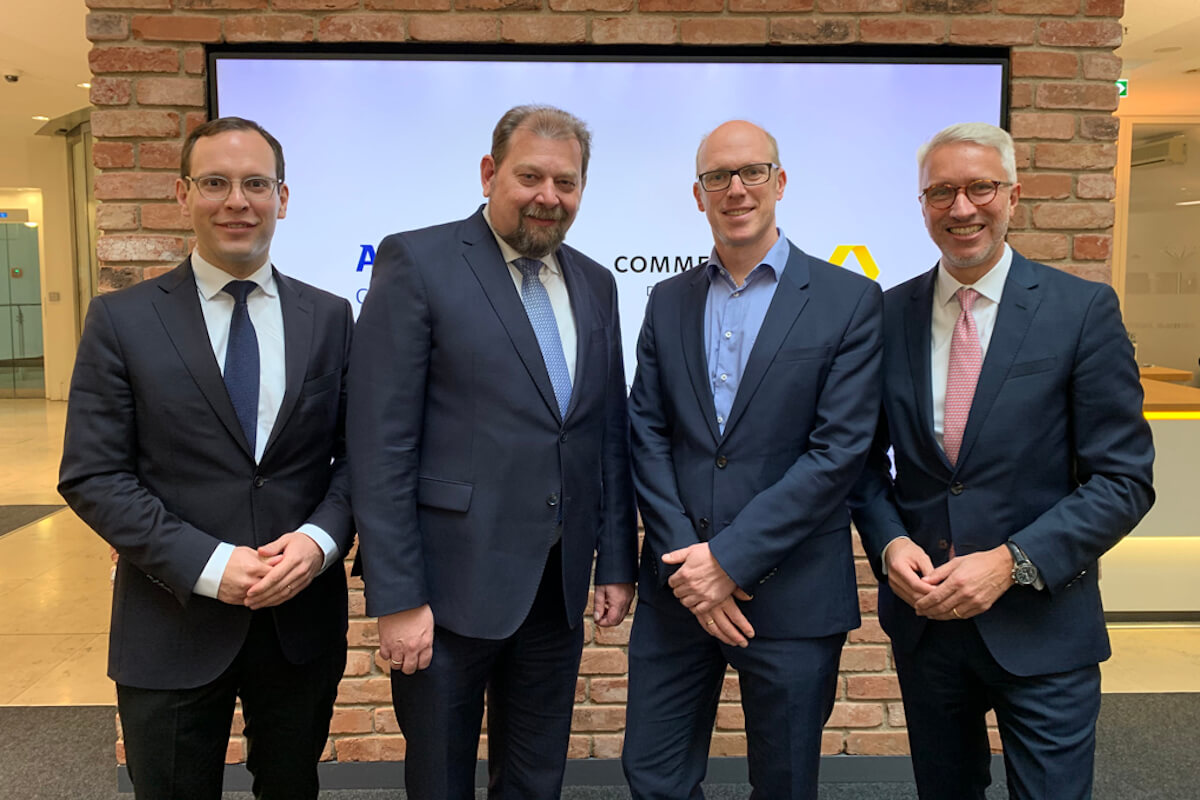Finanzierungspartner (v.l.): Gerhard Samer (Commerzbank), Michael Ludwig (RGT Consultants) Marcus Keidl (Tracoe medical) und Jürgen Schmieding (Commerzbank). (Foto: Tracoe medical)