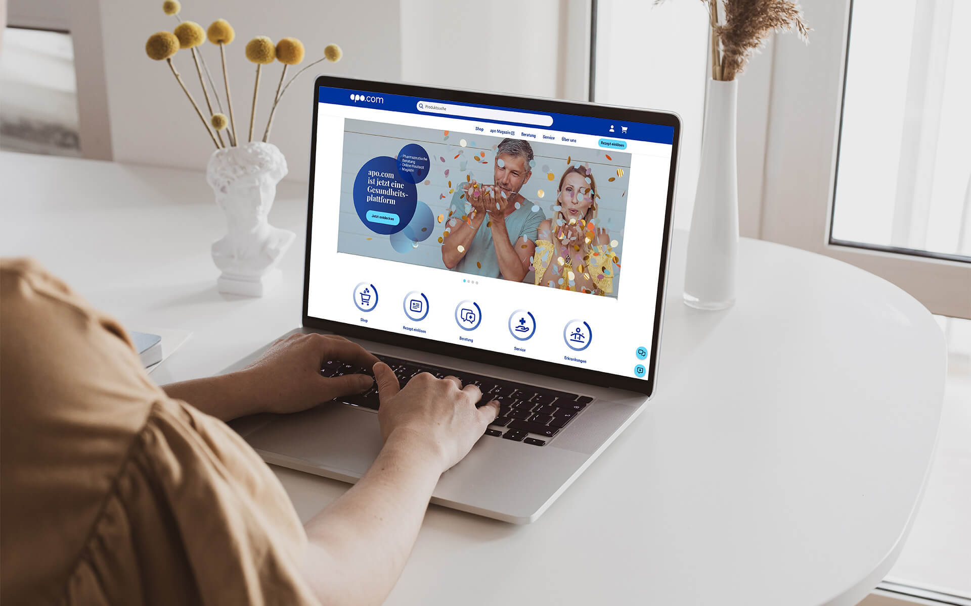Die neue Plattform von apo.com möchte chronisch kranke Menschen unterstützen. (Foto: Apo.com)