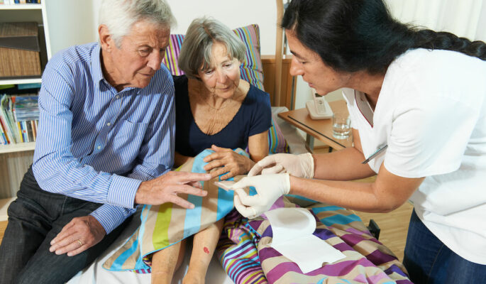 Spezialisierte Homecare-Fachkräfte versorgen mehr als 6 Millionen Menschen, darunter beispielsweise etwa 3 Millionen Menschen, die unter
chronischen Wunden leiden. (Foto: BVMed)