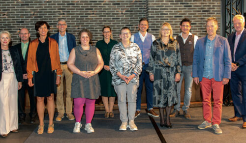 Die Referenten beim 12. Münchner Lymph-Symposium „Ödem trifft Adipositas“ (v.l.): Christine Hemmann-Moll, Uli Frey (Juzo), Eva-Maria Streicher, Dr. med. Wolfgang Schnitzler, Christina Lindemann, Dr. med. Anna-Theresa Lipp, Dr. med. Michaela Knestele, Dr. med. Olimpiu Bota, Dr. med. Ilka Meier-Vollrath, Dr. med. Markus Killinger, Dr. med. Steffen Gass , Juzo-Bereichsleiter Strategie Roger Willms (Foto: Juzo)