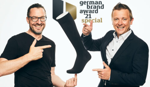 Tom Schwarz, Art Director Medi (li.) und Daniel Schöttner, Produktmarketing Manager Compression Medi. (Foto: www.medi.de)