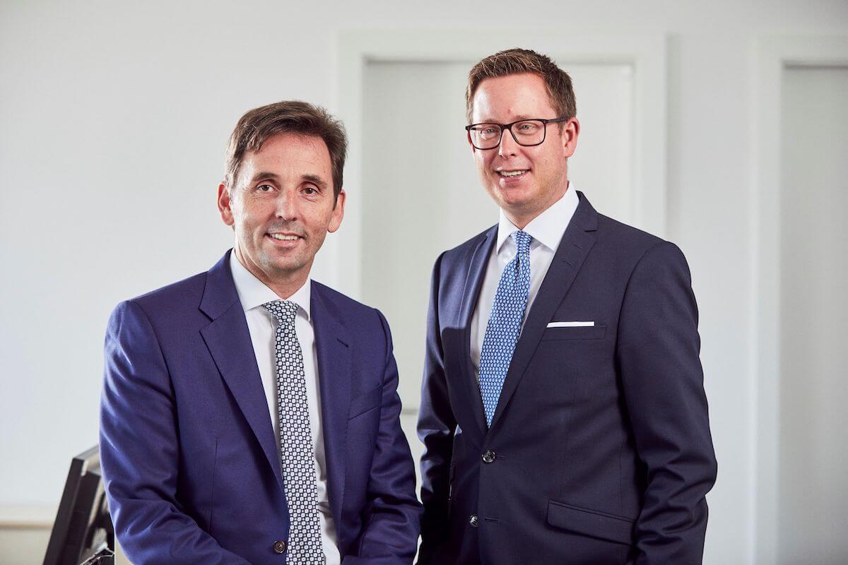 Andreas Fischer (li.) und Mark Steinbach (re.), Geschäftsführer der Opta Data Gruppe. (Foto: Opta Data)