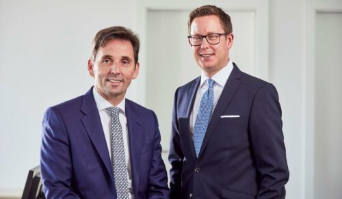 Andreas Fischer (li.) und Mark Steinbach (re.), Geschäftsführer der Opta Data Gruppe. (Foto: Opta Data)