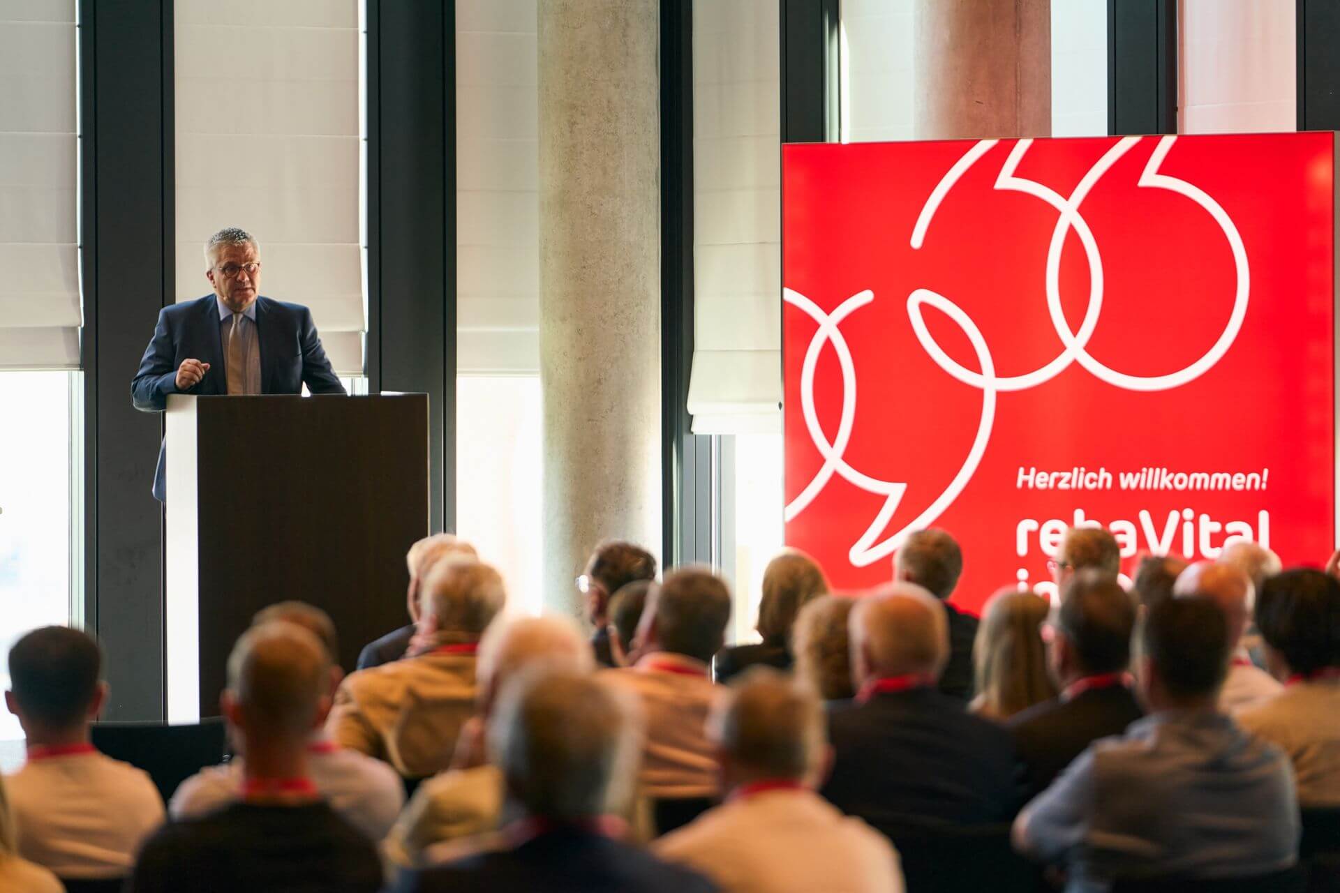 Rehavital-Geschäftsführer Jens Sellhorn auf der Generalversammlung 2023. (Foto: Rehavital)