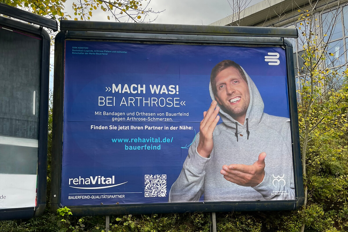 Das Plakat der Out of Home-Kampagne auf einer Großfläche in Hamburg. (Foto: Rehavital)