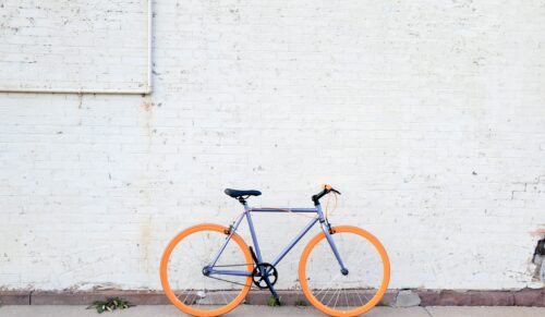 Mit orangefarbenden Aktionen wird auf das Thema Patientensicherheit aufmerksam gemacht. (Foto: Unsplash)