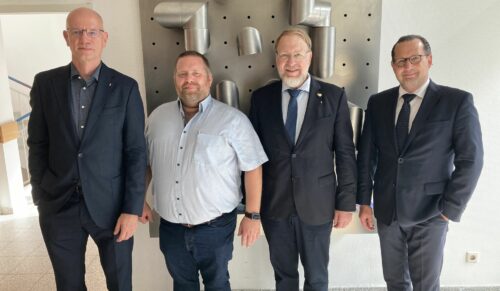 BIV-OT-Präsident Alf Reuter (v.l.), Lars Grun (Vorsitzender BUFA e.V.), BUFA-Schulleiter Stefan Bieringer und ZDH-Vizepräsident Marcus Nachbauer (Foto: Redaktion)