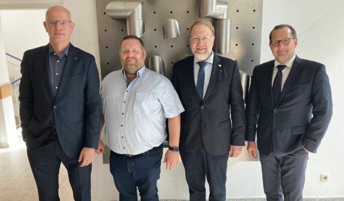 BIV-OT-Präsident Alf Reuter (v.l.), Lars Grun (Vorsitzender BUFA e.V.), BUFA-Schulleiter Stefan Bieringer und ZDH-Vizepräsident Marcus Nachbauer (Foto: Redaktion)