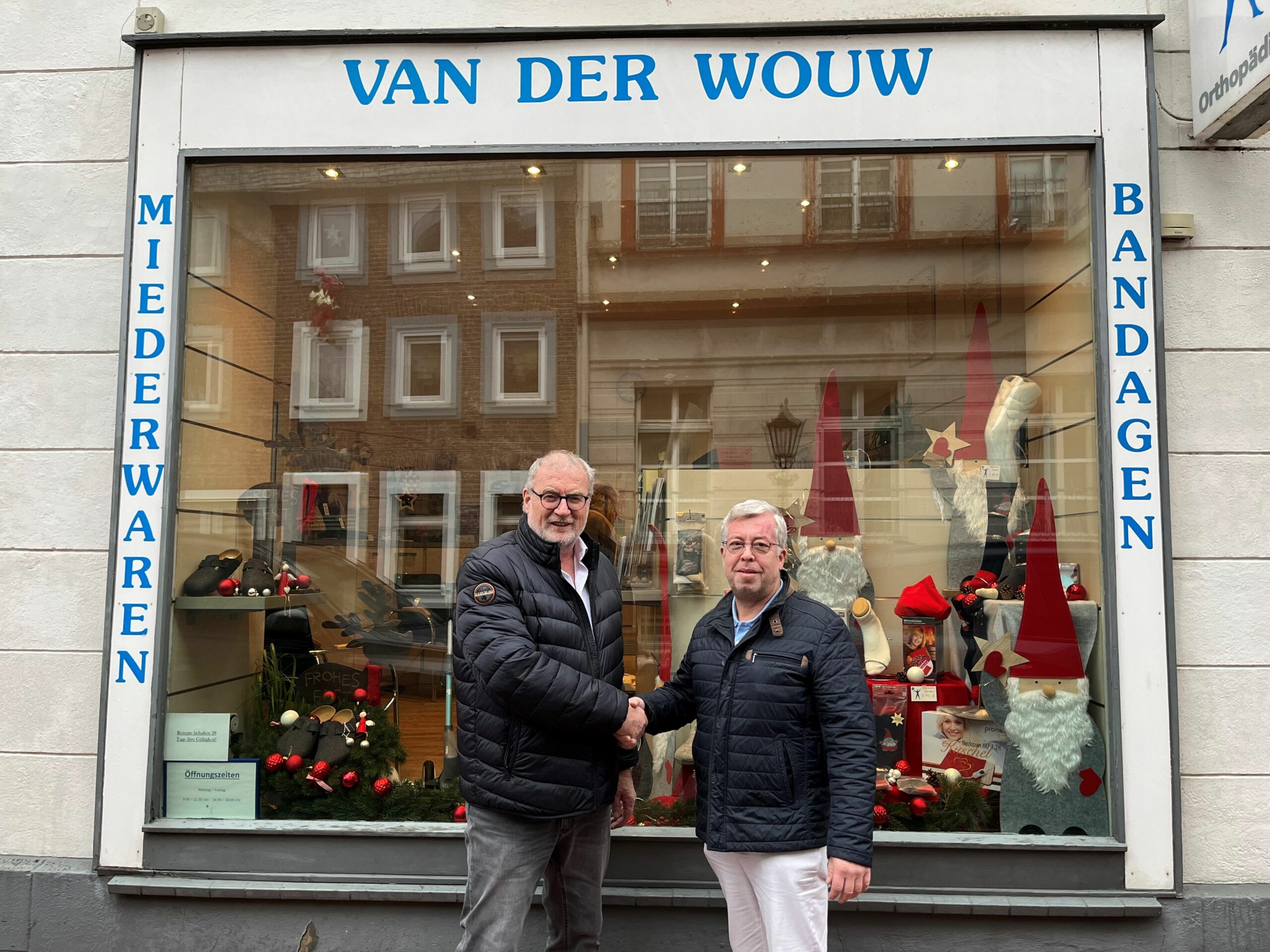 Frank Hodey, geschäftsführender Gesellschafter VitalCentrum Hodey KG, und Georg Winkes, Inhaber und Geschäftsführer van der Wouw GmbH (v.l.n.r.) (Foto: Hodey)