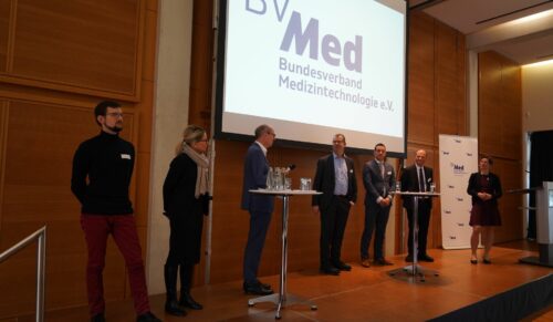 Podiumsdiskussion im Rahmen der BVMed-Konferenz zum Medizinprodukterecht am 28. November (Foto: BVMed)