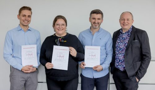 Die Prokuristen Tim Bennemann, Viola Braun und Stipo Vukoja (v.l.) zusammen mit Michael Messner, Geschäftsführender Gesellschafter der M Assist GmbH. (Foto: M Assist)