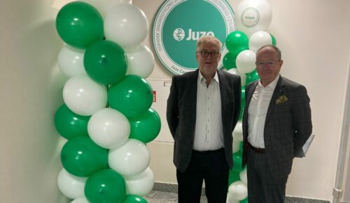 v.li.n.re Ulrich Reddig (Leitung Vertrieb Juzo International) und Sławomir Pyszniak (Leitung Juzo Competence Center Polen) bei der Eröffnung in Warschau (Foto: Juzo)