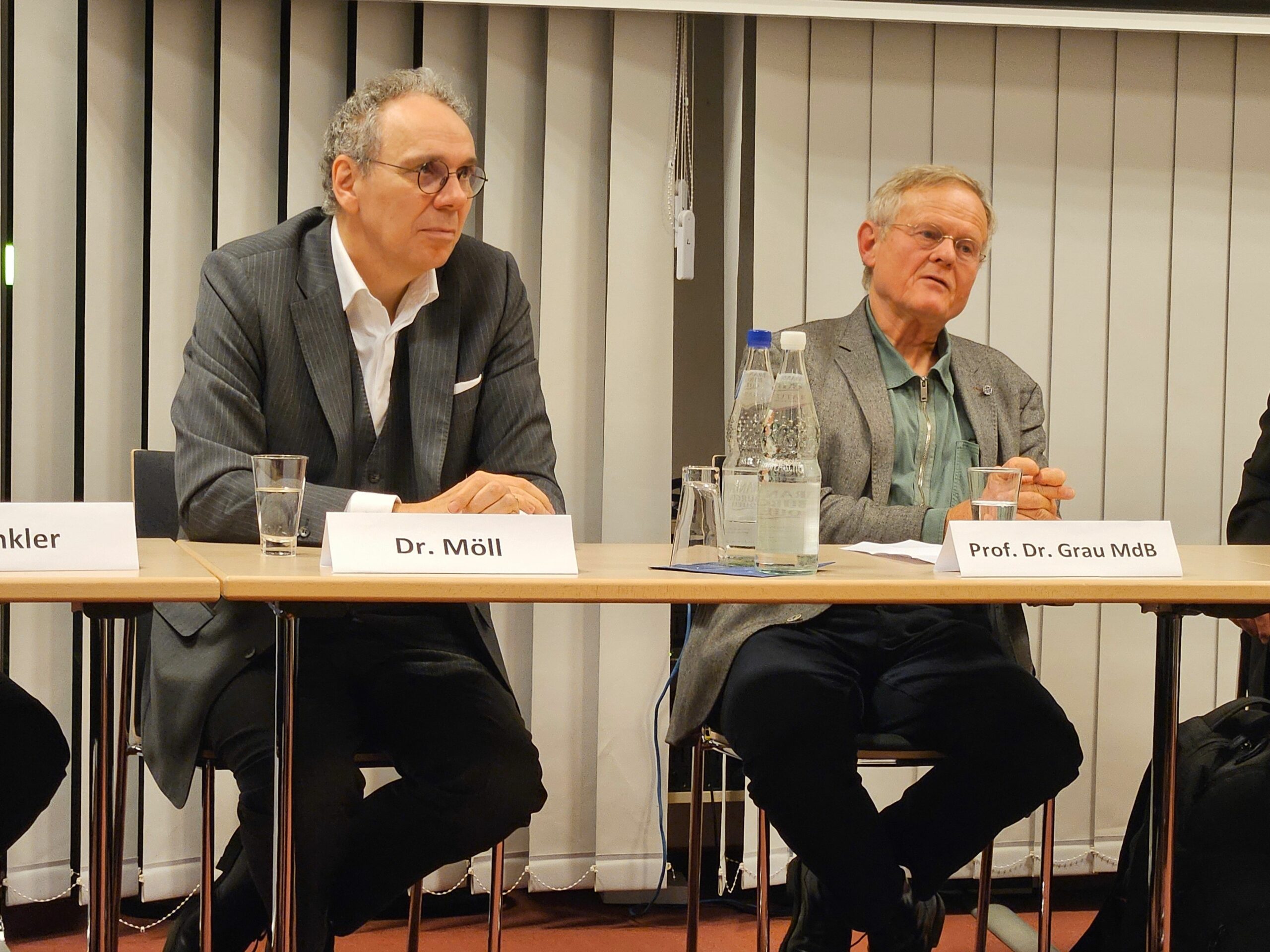 Dr. Marc-Pierre Böll (BVMed) und Prof. Dr. Armin Grau (Die Grünen) beim Gesprächskreis Gesundheit. (Foto: BVMed)