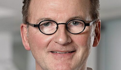 Dr. med. Manfred Kemmerling, Chefarzt Orthopädisch Traumatologisches Zentrum, Ärztlicher Direktor der Helios Klinik Attendorn (Foto: Helios Klinik Attendorn/Marco Wehr)