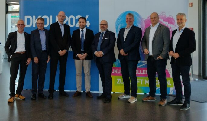 Technische Orthopädie trifft Kongresspräsidenten zum Tag der Technischen Orthopädie im Rahmen des DKOU am 24. Oktober 2024 v.l.n.r.: Matthias Bauche (BIV-OT-Vorstandsmitglied), Dr. Hartmut Stinus von der Initiative '93 Technische Orthopädie, BIV-OT Präsident Alf Reuter, die DKOU-Kongresspräsidenten Prof. Dr. med. Markus Scheibel (DGOOC) und Dr. med. Tobias Vogel München (BVOU), VTO-Vorsitzender Prof. Dr. Frank Braatz, Dipl.-Ing. (FH) Merkur Alimusaj (VTO), sowie BIV-OT-Geschäftsführer Georg Blome. (Foto: BIV-OT)