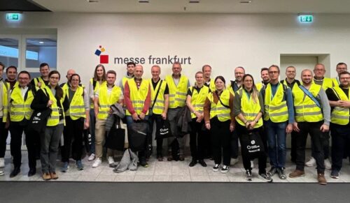 Die Teilnehmer der ersten Guided Tour des GesundheitsProfis über die Formnext. (Foto: Redaktion)