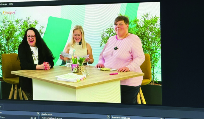 Rechtsanwältin Ruth Leitenmaier, Lea Herzig von MyKompriGUIDE und Britta Reiners von Frauensache klären gemeinsam die Fragen der Teilnehmer und Teilnehmerinnen. (Foto: Oped)