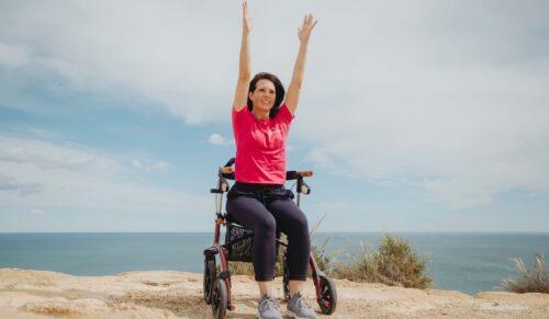Auf der Rehab wird ein Gymnastik-Training vorgestellt, das den Rollator integriert. (Foto: Saljol)