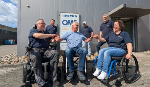 Das Team von OMS freut sich über 20 Jahre OMS. (Foto: OMS)