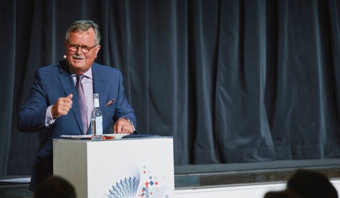 Prof. Dr. Frank. U. Montgomery hielt die Keynote auf der Rehavision 2025 in Hamburg.(Foto: rehaVital
