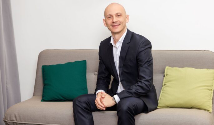 Fabio Cortesi wird zum 1. September 2025 als Chief Commercial Officer (CCO) der L&R Unternehmensgruppe bestellt. (Foto: Lohmann & Rauscher GmbH/Mario Gegenhuber)