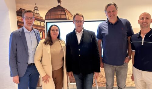Initiatoren und Referenten bei der ersten Hilfsmittel-Fuckup-Night in Hamburg: (v.l.) Thomas Möller, Tatjana Teinert, Detlef Möller, Torsten Schuchmann und Charly Schwarz (Foto: Redaktion)