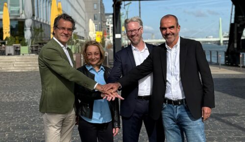 Die Führungsspitze der Verbundgruppe GMS (von links): Geschäftsführer Dr. Karsten Niehus, Kaufmännische Leiterin Elena Rotar, Geschäftsführer Martin Schneider und Thomas Schulte-Huermann. (Foto: GMS)