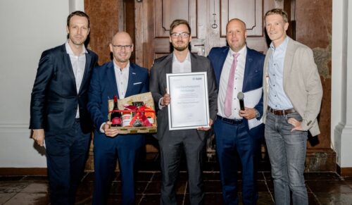 (v.l.) PD Dr. Dr. Benedikt Weber, Ulrich Frey (Juzo), Thomas Fleischhauer, PD Dr. Dr. Dominic Mühlberger, Prof. Dr. med. Tobias Görge (DGPL). (Foto: Juzo)